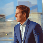 Ian dos Anjos Cunha explora o biohacking com gentileza, mostrando como melhorar hábitos sem se punir e evoluir com constância.