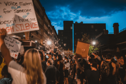 Acolhimento às mulheres em Ilha Comprida reforça rede de proteção e políticas sociais em 2026