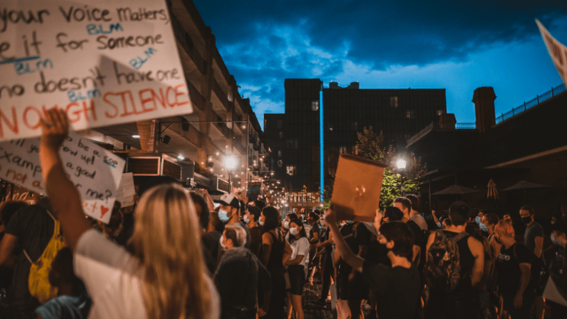 Acolhimento às mulheres em Ilha Comprida reforça rede de proteção e políticas sociais em 2026